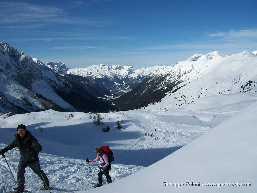 09 Ciaspolatori in azione .jpg